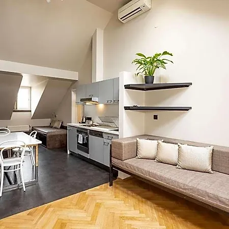 Sophie's Hostel *
